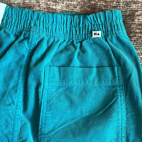 Free Assembly bundle 2 Short boys, Corduroy Sz S - Picture 9 of 10